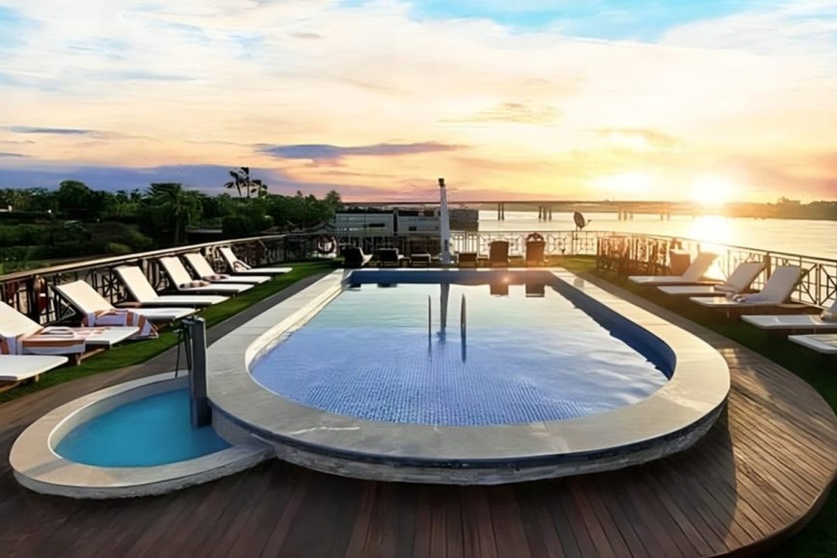 M/S Royal Beau Rivage – Pool